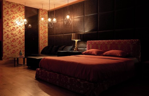 Ghent Bed & Breakfast | Experience a unique overnight stay in the Shanghai suite!