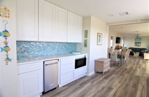 Grand Isle House | Experience beachfront bliss at Beach Life-Ruff E Nuff in Grand Isle, LA, perfect for families.