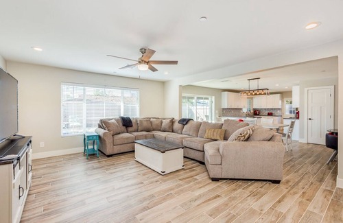 South Scottsdale House | Experience everything Scottsdale has to offer! Private & Heated Pool!
