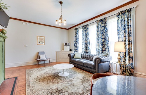 Near East Columbus House | Experience History in Style in an 8BR/8BA Private Guesthouse!