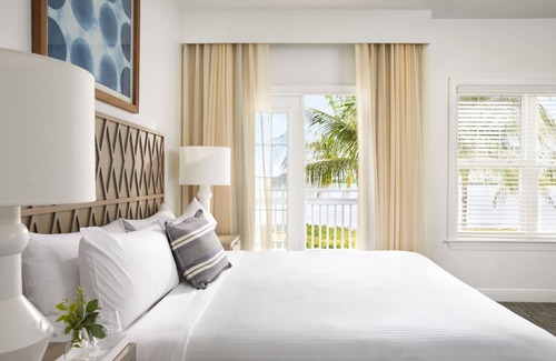 Key West Hotel | Experience Key West! Suite with Private Terrace & Free Shuttle Service!