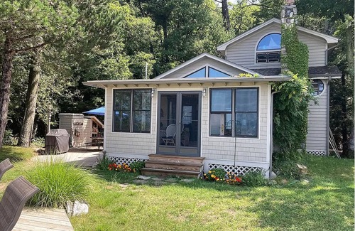 Mears House | Experience lakeside relaxation at Sunset Escape Cottage