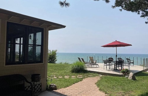 Mears House | Experience lakeside relaxation at Sunset Escape Cottage