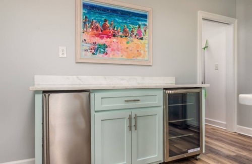 Dauphin Island House | Experience luxury at Blue Pearl, a stunning 5-bedroom beachfront home in Dauphin Island
