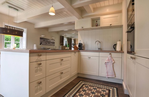 Wyk auf Foehr House | "Experience luxury and relaxation at the Krabbenhus on the North Sea!"