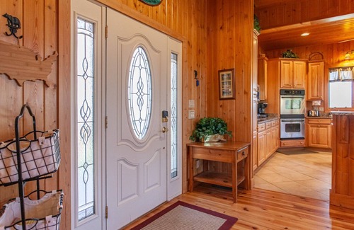 Whittier House | Experience luxury at the Whittier Summit Escape