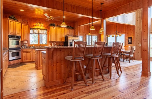 Whittier House | Experience luxury at the Whittier Summit Escape