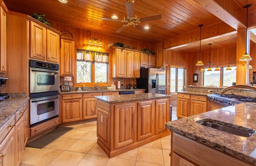 Whittier House | Experience luxury at the Whittier Summit Escape