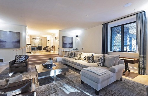 Park City House | Experience luxury at Colony Ski Castle, heart of Park City, perfect for ski and family