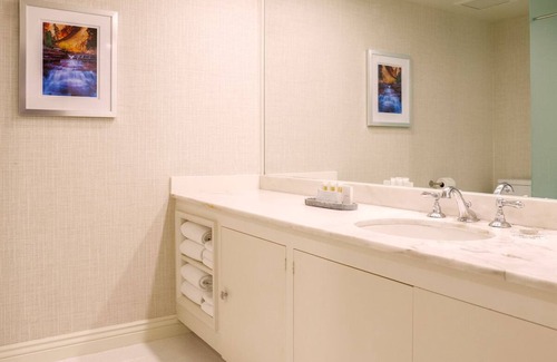 Downtown Salt Lake City Hotel | Experience Modern Comfort: Room w/Cozy Beds & Pool Access