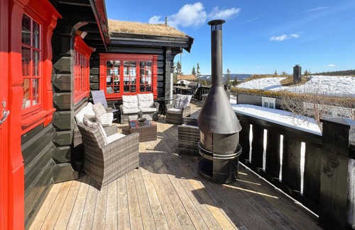 Mælem House | Experience peace and nature in a holiday home with mountain views and sauna.