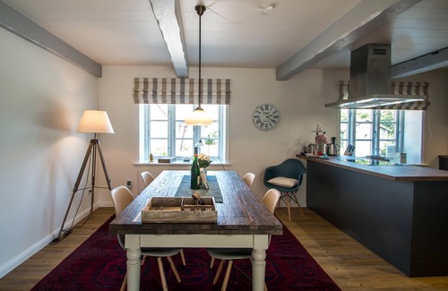 Oldsum House | "Experience pure relaxation at Reethus Glücklicher Matthias on the North Sea!"