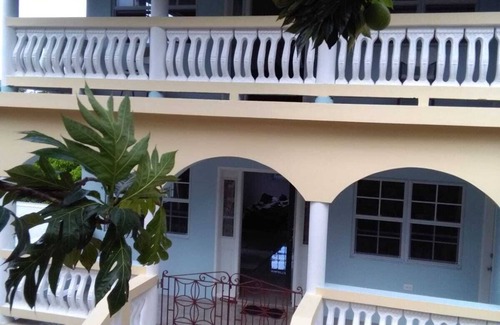 Silver Sands House | Experience Real Jamaica! Large House, Full Kitchen, Quiet Beach, Local Vendors!