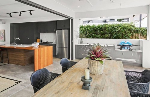 Palm Cove Villa | Experience Serenity and Style at Carinya – Your Private Oasis in Palm Cove