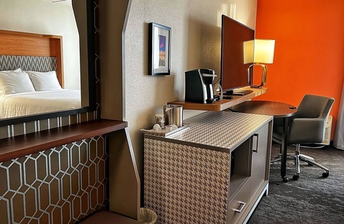 Fort Worth Hotel | Experience Soothing Moments & Luxury! 4 Family-friendly Units, Indoor Pool!