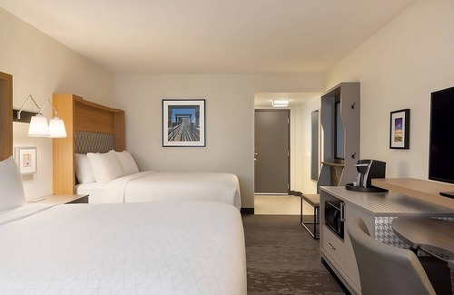 Fort Worth Hotel | Experience Soothing Moments & Luxury! 4 Family-friendly Units, Indoor Pool!