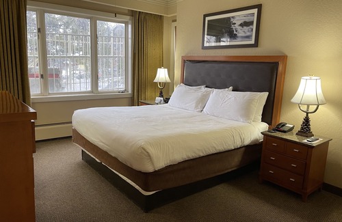 Tahoe Village Resort | Experience Tahoe's Ski Scene at Holiday Inn Club Vacations Tahoe Ridge Resort