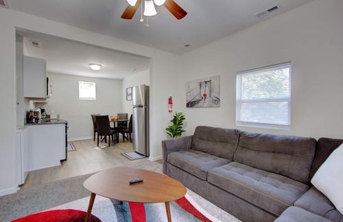 North Charleston Apartment | Experience the Difference Best CozyClean Retreat in Town! Sleep 4. Dryer/Washer.