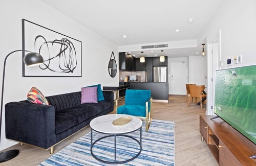 Southport Apartment | Experience the epitome of luxury at this stunning one-bedroom apartment!