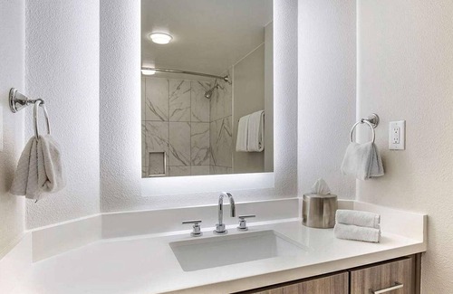 Las Vegas Resort | Experience the Excitement of Las Vegas at The Boulevard by Hilton - Studio