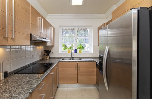 Sandy Lane Villa | Explore a peaceful 2 bedroom house with a path that leads to the gorgoues water
