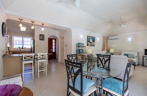 Sandy Lane Villa | Explore a peaceful 2 bedroom house with a path that leads to the gorgoues water