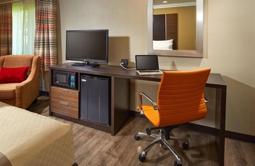 Anaheim Resort Hotel | Explore Anaheim – Steps to Disneyland, Anaheim Ice & Must-See Attractions!