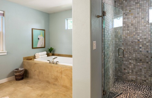 Berkeley House | EXPLORE CO: Hip neighborhood in central location!