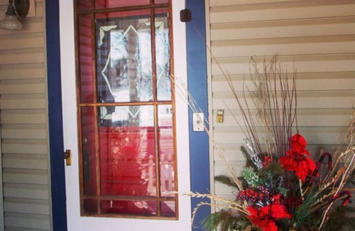 West Central Apartment | Explore Downtown Fort Wayne The Declan House -Modern 2-bedroom with WiFi and AC