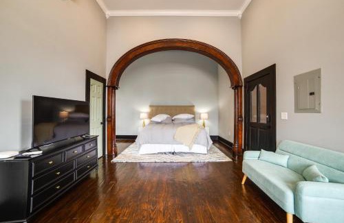 Marshall Apartment | Explore Downtown Marshall Historic Studio Getaway