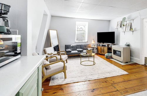 Worcester Apartment | Explore Dtwn, Parks & Colleges: Cozy Worcester Apt