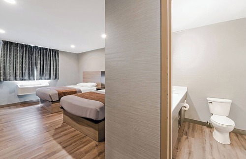 Foxboro Hotel | Explore Foxboro! 4 Units Near Patriot Place, with FREE Breakfast & Parking!