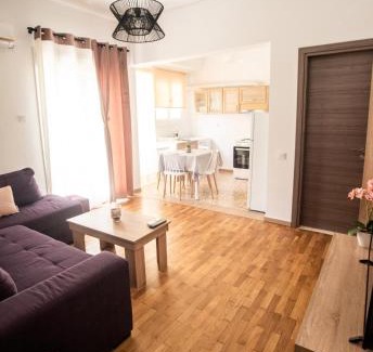 Khalkis Apartment | Explore Greece from Comfortable City Centre Apartment