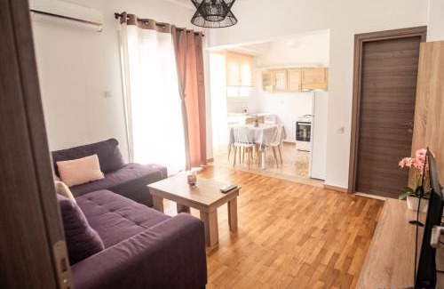 Khalkis Apartment | Explore Greece from Comfortable City Centre Apartment