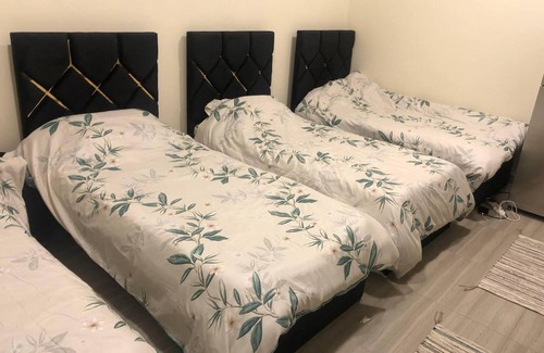 Deira Bed & Breakfast | Explore, Meet & Make Memories at Amir Hostel – Dubai’s Top Spot for Backpackers