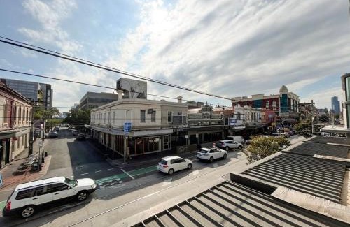 Windsor Apartment | Explore Melbourne from this Chic 1BR in Windsor