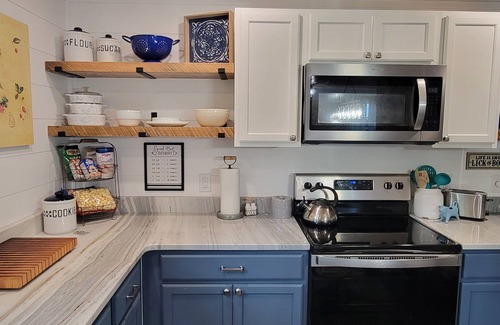 Aquone Cabin | Explore Nantahala, hiking-boating-rafting-weddings-firepit-wifi-pet friendly