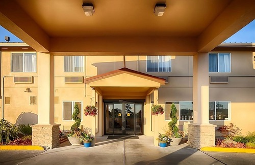 Sequim Apartment | Explore National Parks with the Family! Free Parking, Close to Attractions