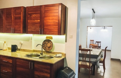 Central Kampala House | Explore the city in this 4BR house