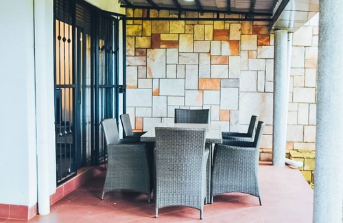 Central Kampala House | Explore the city in this 4BR house