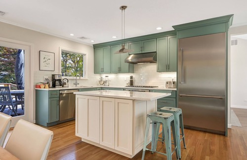 Silver Beach House | Explore the Hampton in this Shelter Island Getaway. Weekly Bookings