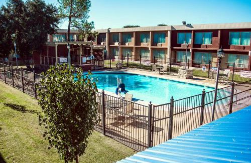 Greenville Hotel | Express Inn & Suites