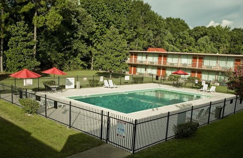 Palestine Hotel | Express Inn & Suites