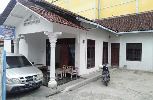 Bandar Lampung Hotel | EXPRESS O 91436 Mess Sadam