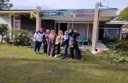 Bukittinggi Hotel | EXPRESS O 92070 Mando Homestay Syariah Near KANTOR LURAH Bukik Apik Puhun