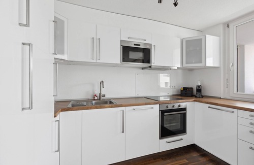 Boeblingen Apartment | EXQUIS 2BR Luxury Apt. ROLF BENZ I Parking I Balcony I Office I Centre I Family