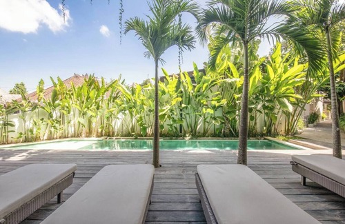 Pererenan Apartment | Exquisite 1-BR Loft Art Deco Charm Shared pool