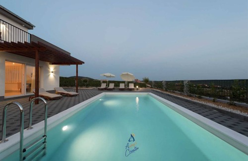 Debeljak Villa | Exquisite 4 BD villa with heated pool near Zadar