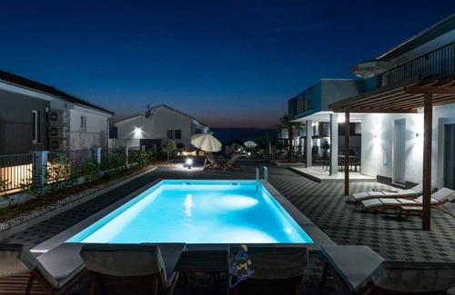 Debeljak Villa | Exquisite 4 BD villa with heated pool near Zadar
