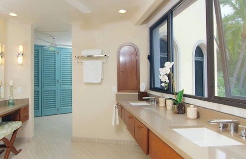 La Punta Villa | Exquisite 6 bedrooms fully staffed in exclusive gated community / private beach